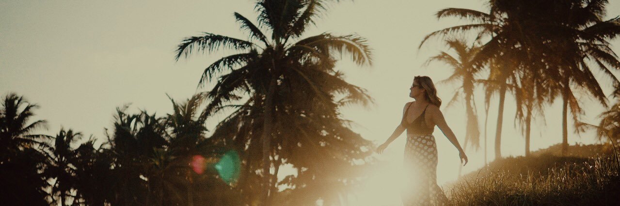 leda_chaves's profile banner image