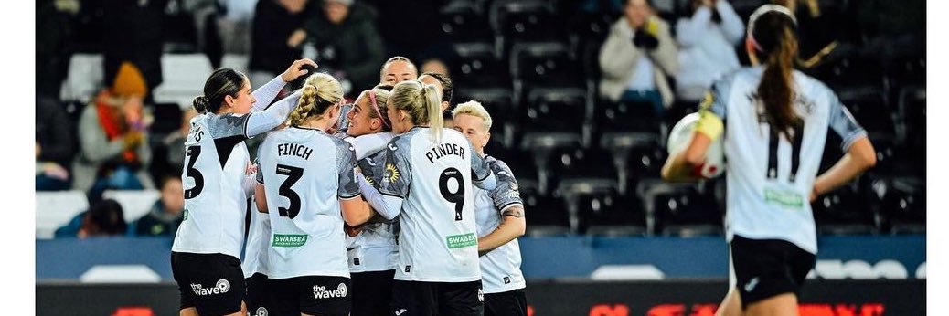 Robyn Pinder 🧠 banner