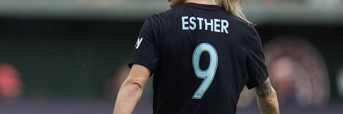 E S T H E R G O N Z Á L E Z banner