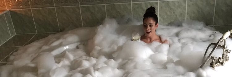kamlyn_lyons's profile banner image