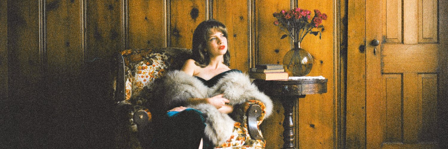 Angela Autumn banner