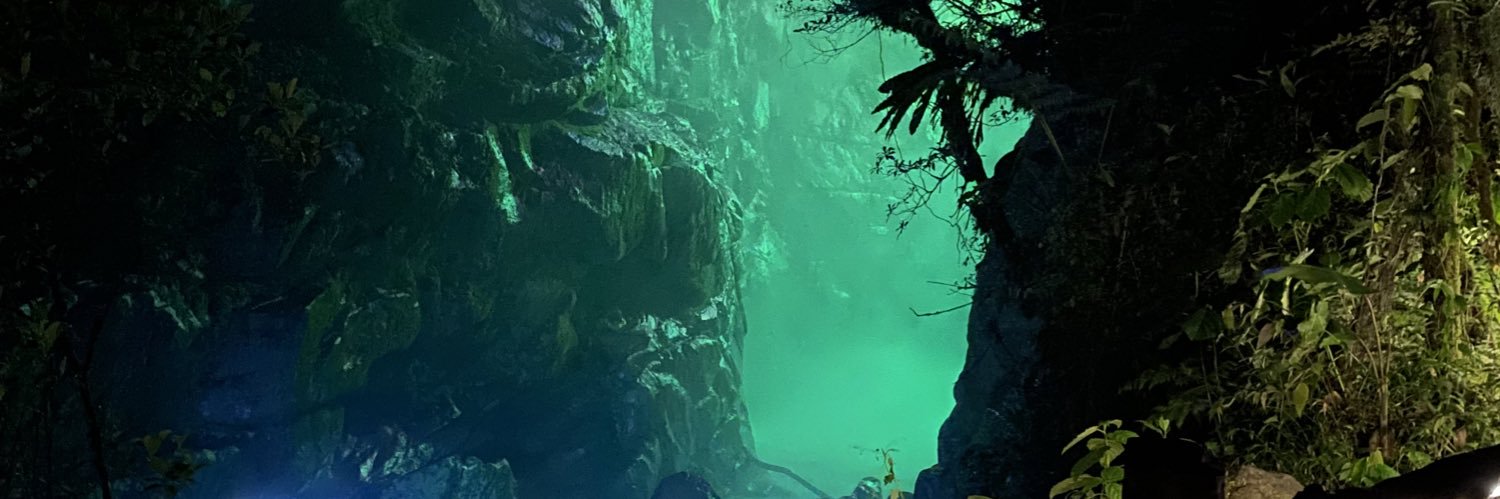 luen95's profile banner image