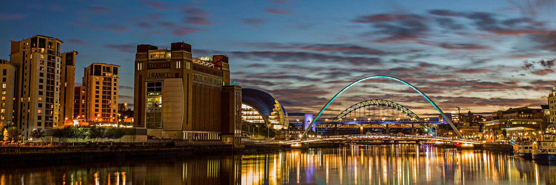 Alan Rowe Signs & G banner