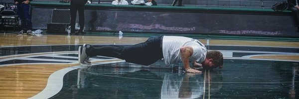 NotTheFakeWebby Profile Banner