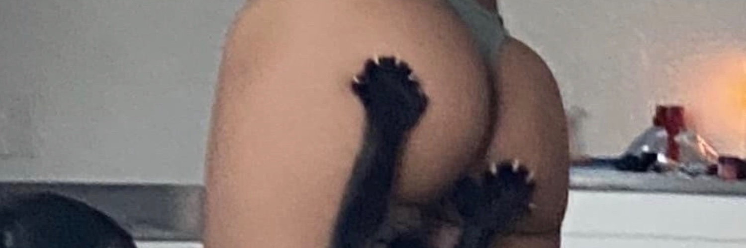 Q banner
