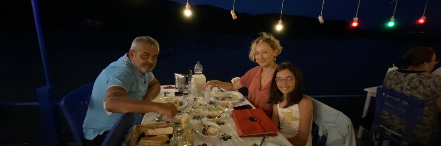 zeyneperdo73's profile banner image