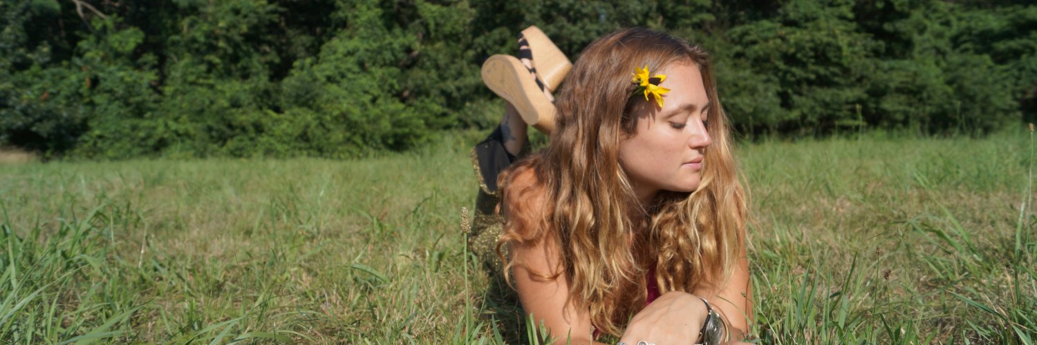 monicagray_'s profile banner image