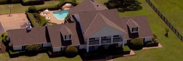 deegaglio's profile banner image