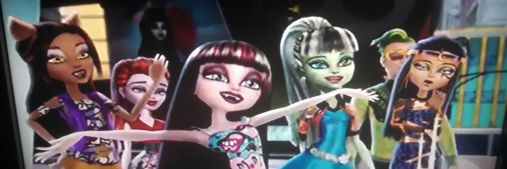 _RealDraculaura's profile banner image
