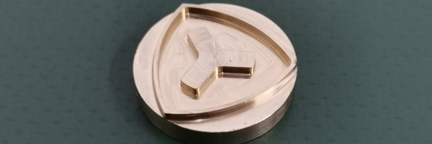 翠の人#競馬#バスケ#投資 banner