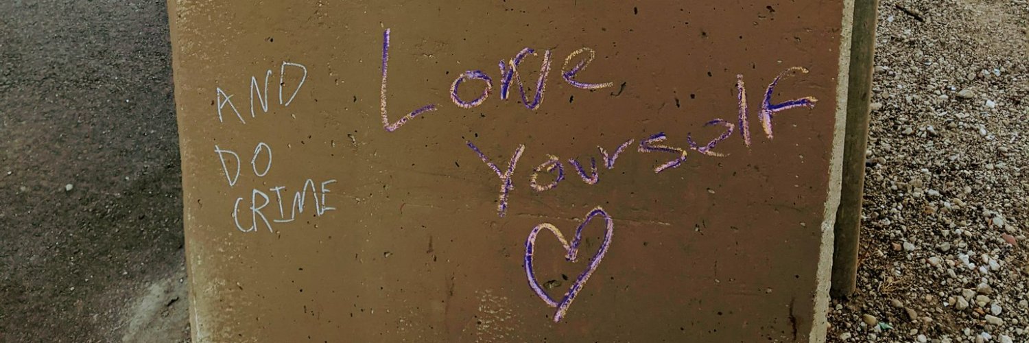 svmadelyn (my job is just...scroll) banner