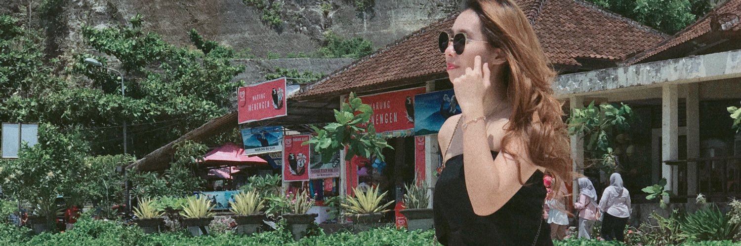 mellyRmelly's profile banner image