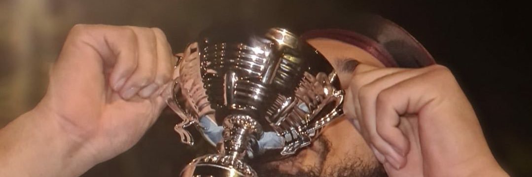 xvsant's profile banner image