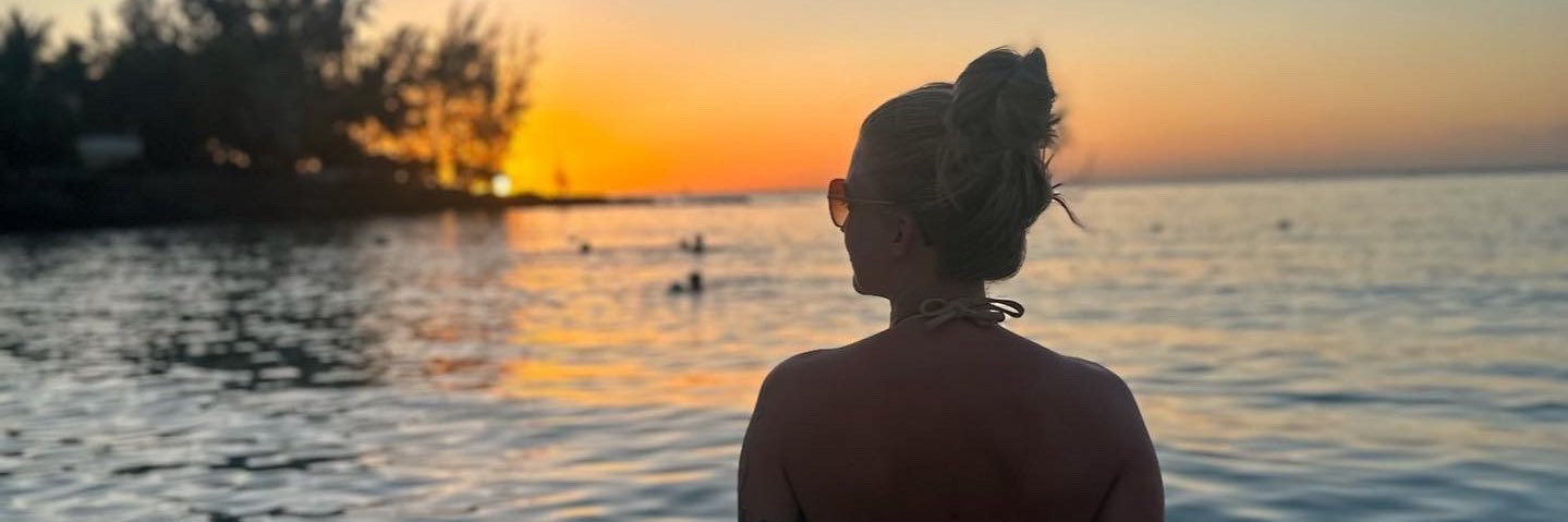 claradeoliveir9's profile banner image