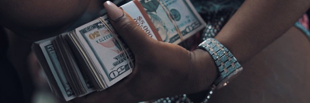 givennchyy's profile banner image