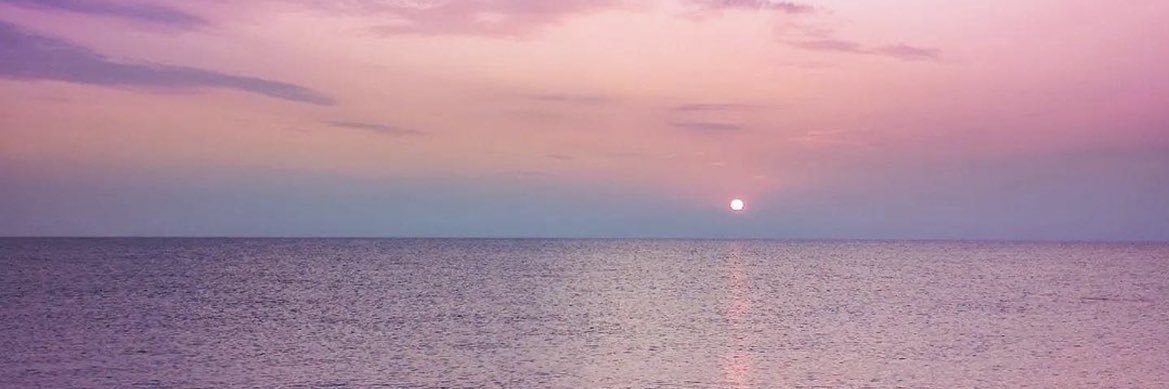 loravrt's profile banner image