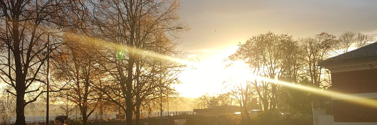 ToneT 🥂💃 banner