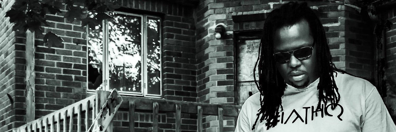 zo313's profile banner image