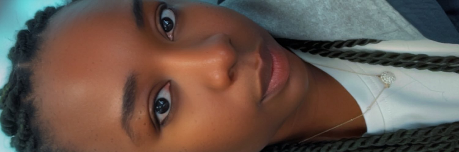 Ariel72093's profile banner image
