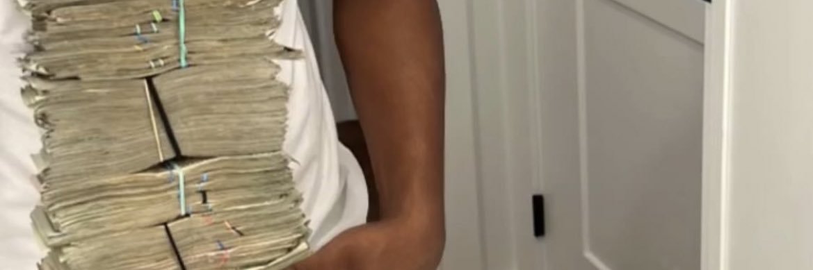 QGiovanni's profile banner image
