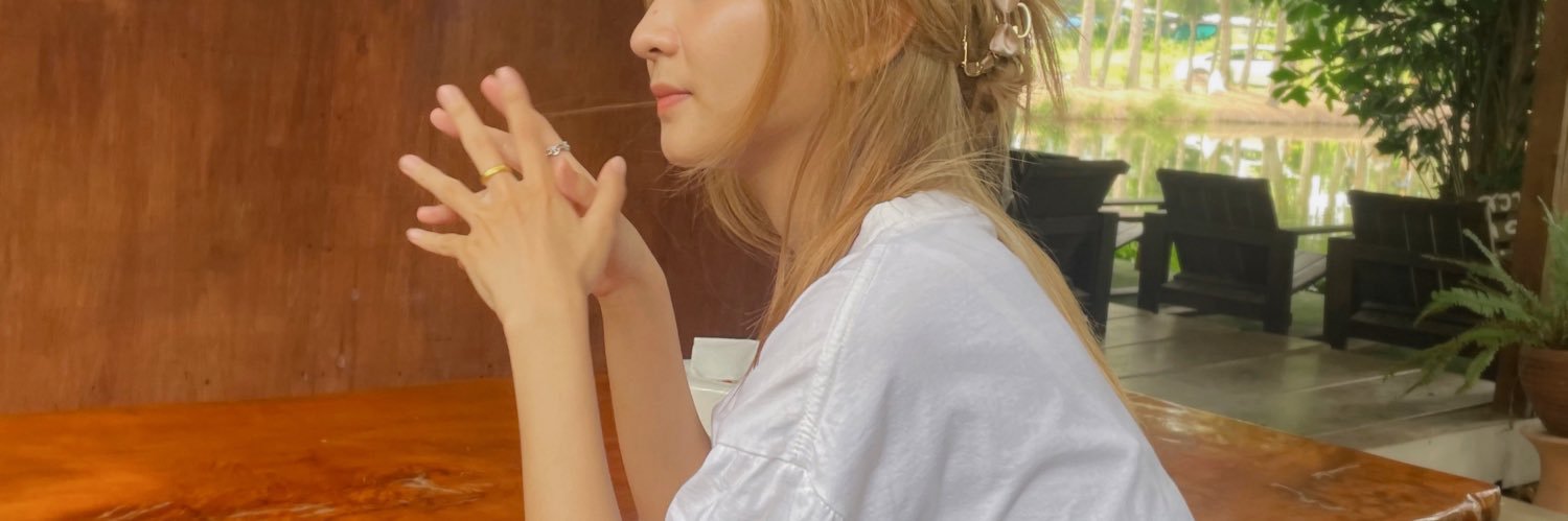 fvahnutchaa's profile banner image