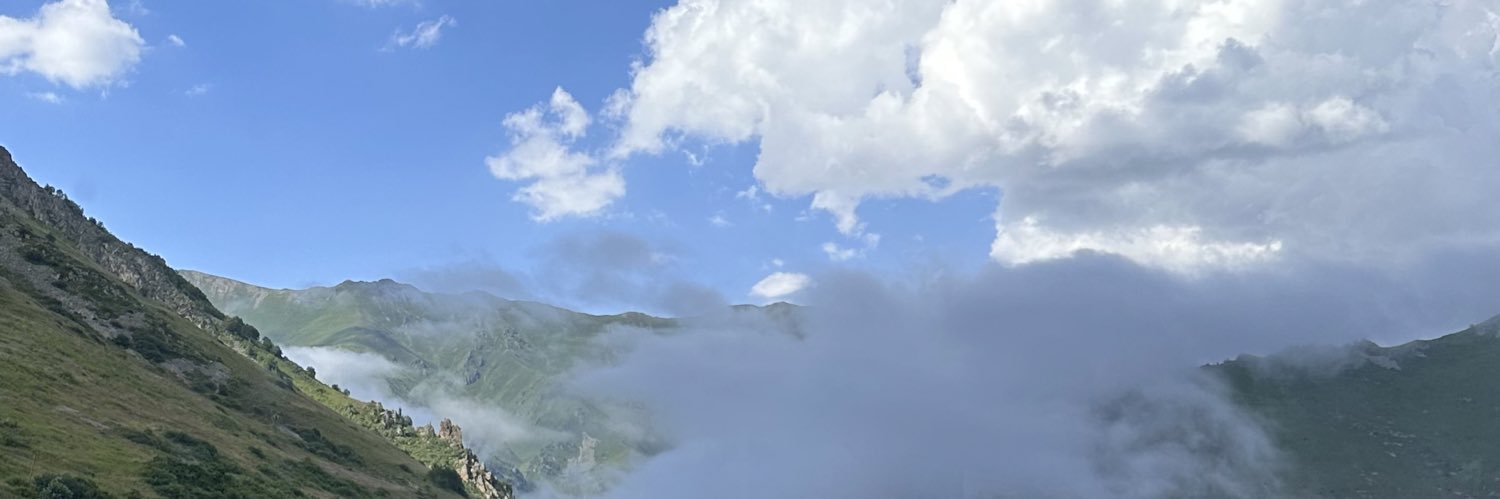 S_h_877's profile banner image