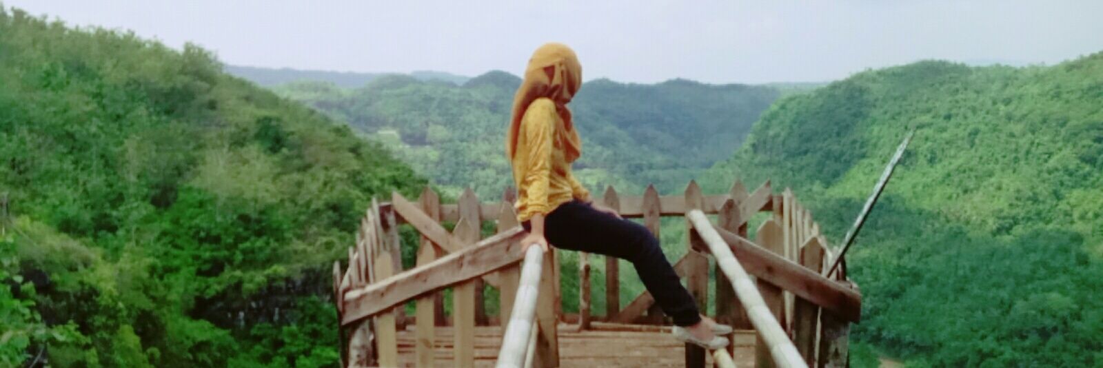 heni_leo's profile banner image