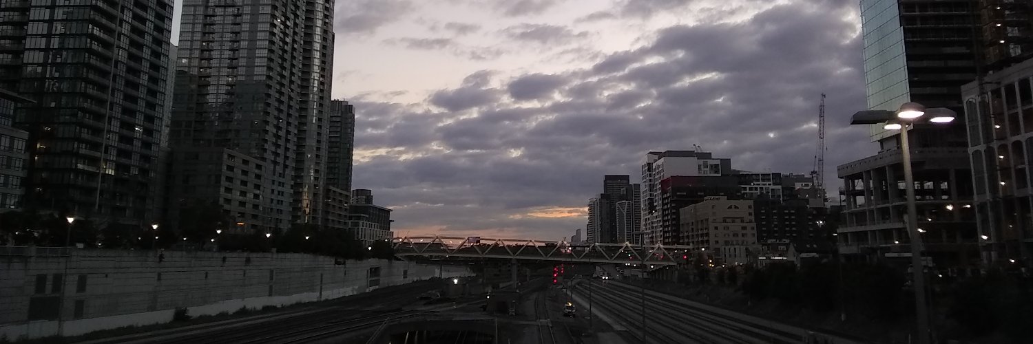 ExplainWhtRaven's profile banner image