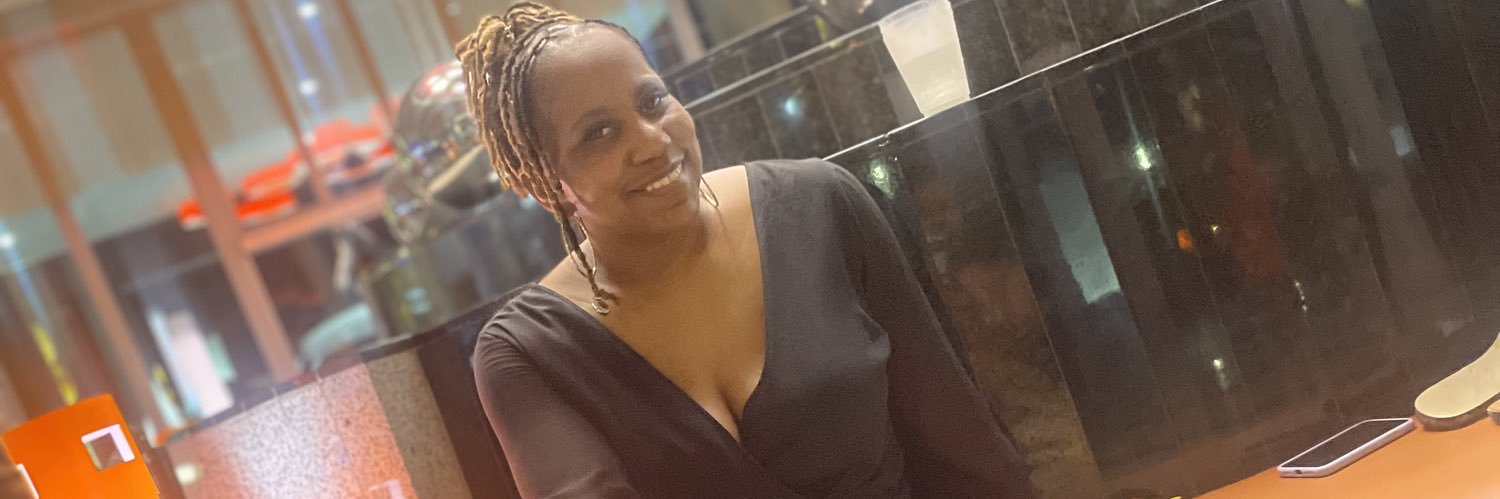 d_renee17's profile banner image
