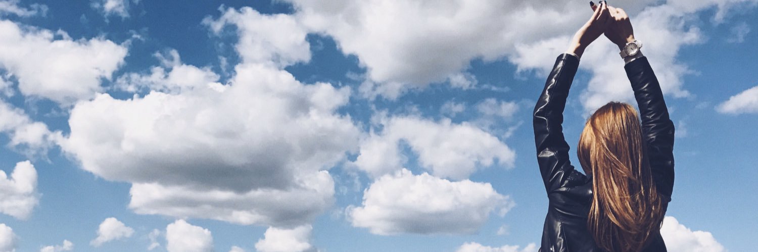 Estelkaaa's profile banner image
