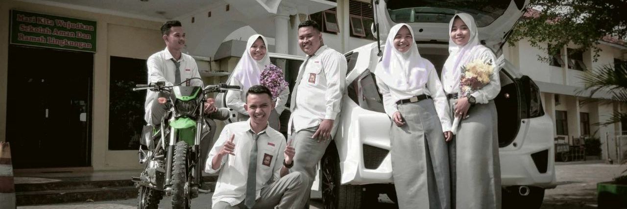 dewianggit's profile banner image