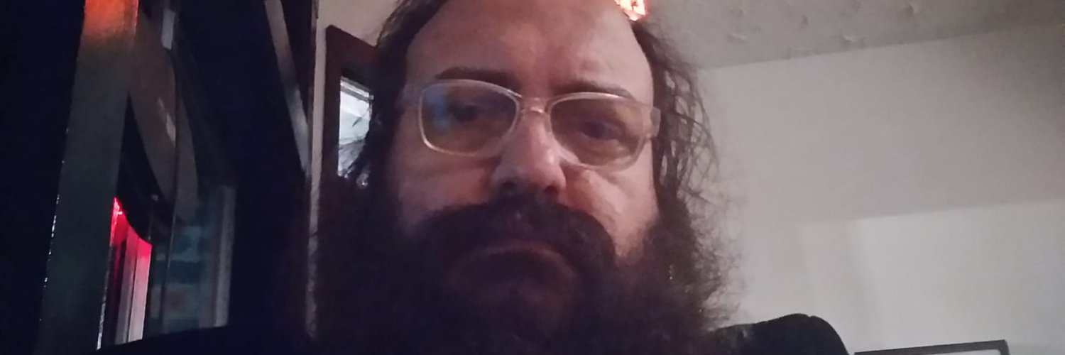 manoflinux's profile banner image