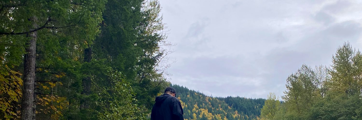 casseettee's profile banner image