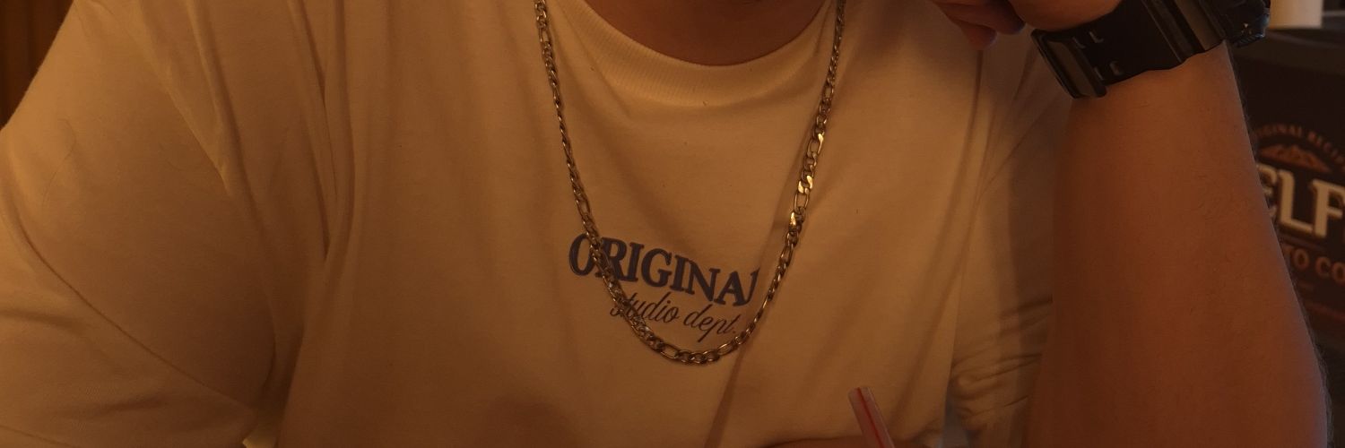Lariimedeyros's profile banner image
