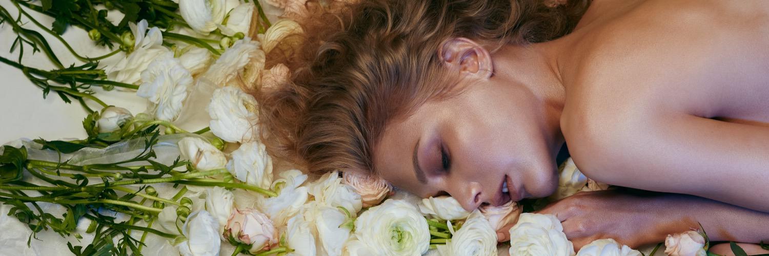 nikki_makeup's profile banner image