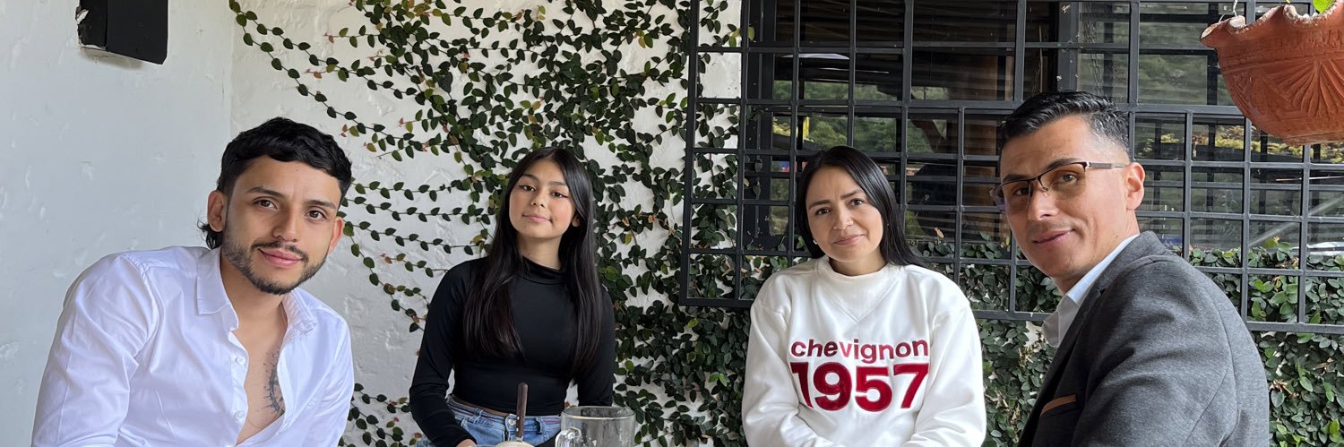 weedches's profile banner image
