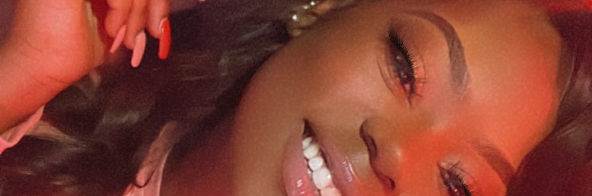 CHELLL0VE's profile banner image