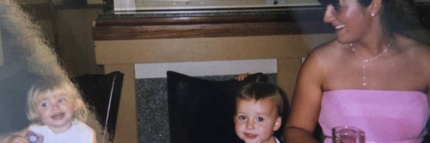 _elliehalliday_'s profile banner image