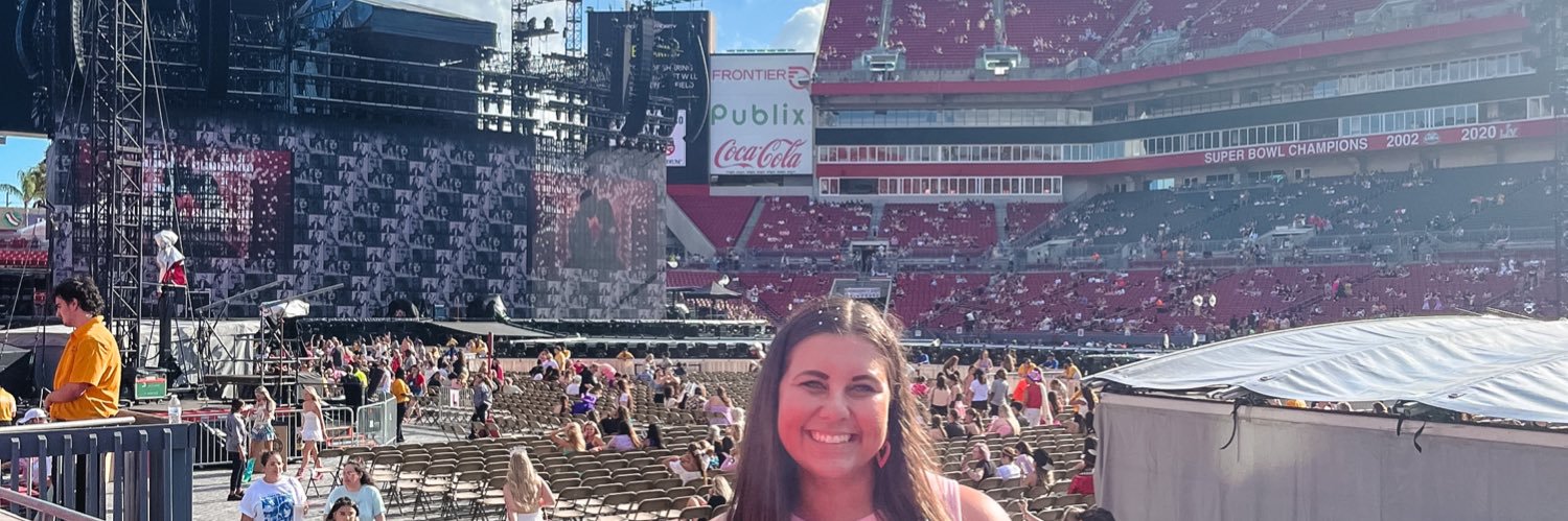 emilyys22's profile banner image