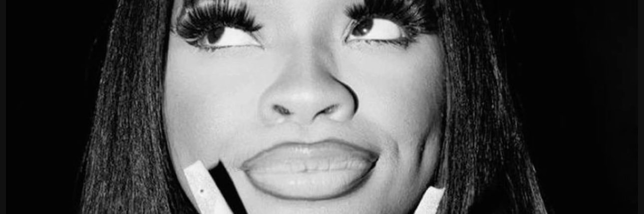 _mayamoni's profile banner image