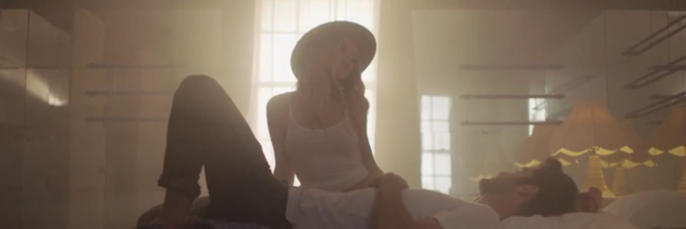 lovezzward's profile banner image