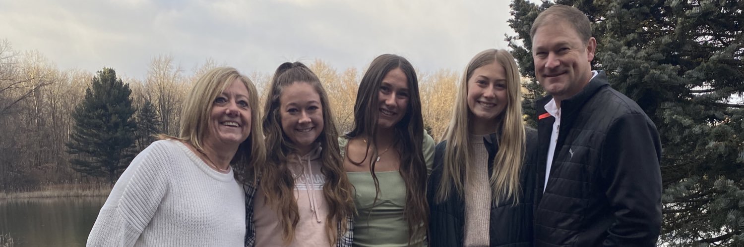 taylorvbroek's profile banner image