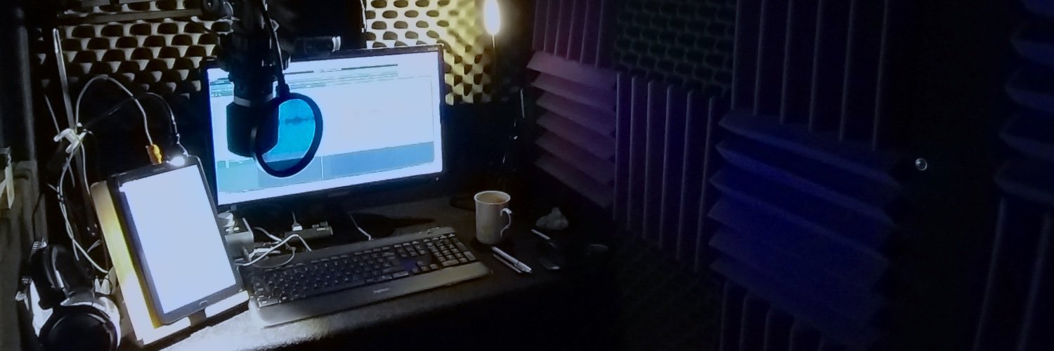 Helen Lloyd🇺🇦🇪🇺🕷️ banner