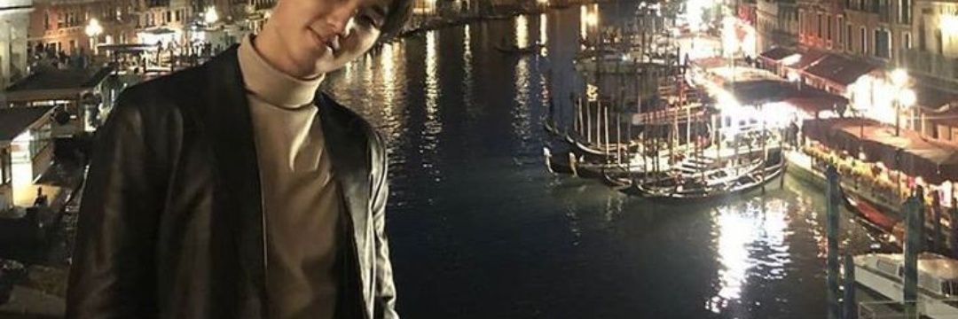 user931219's profile banner image