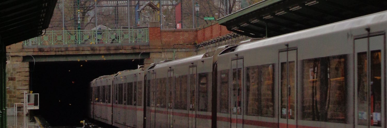 arivzoli's profile banner image