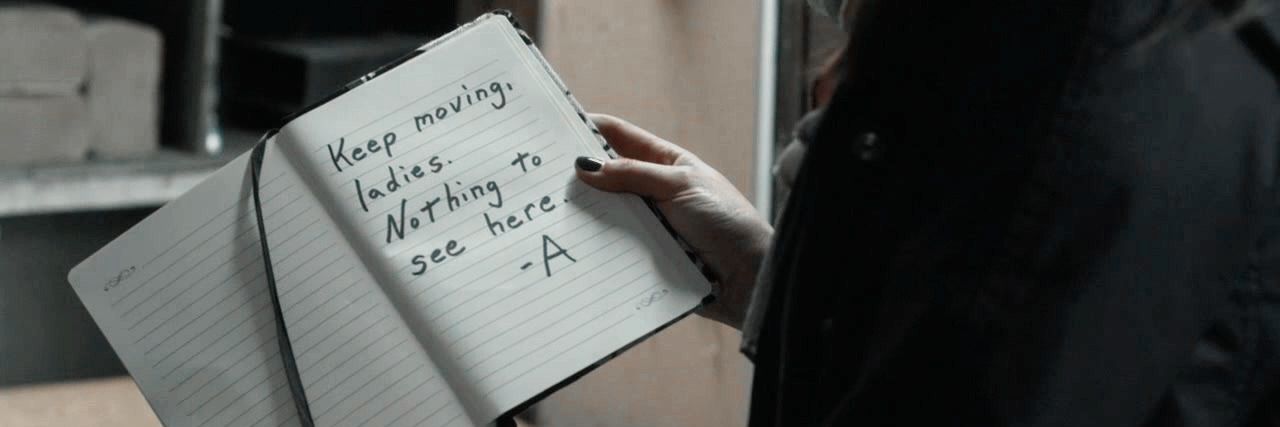 larie. banner