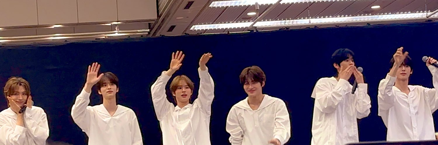 Rina리나 banner