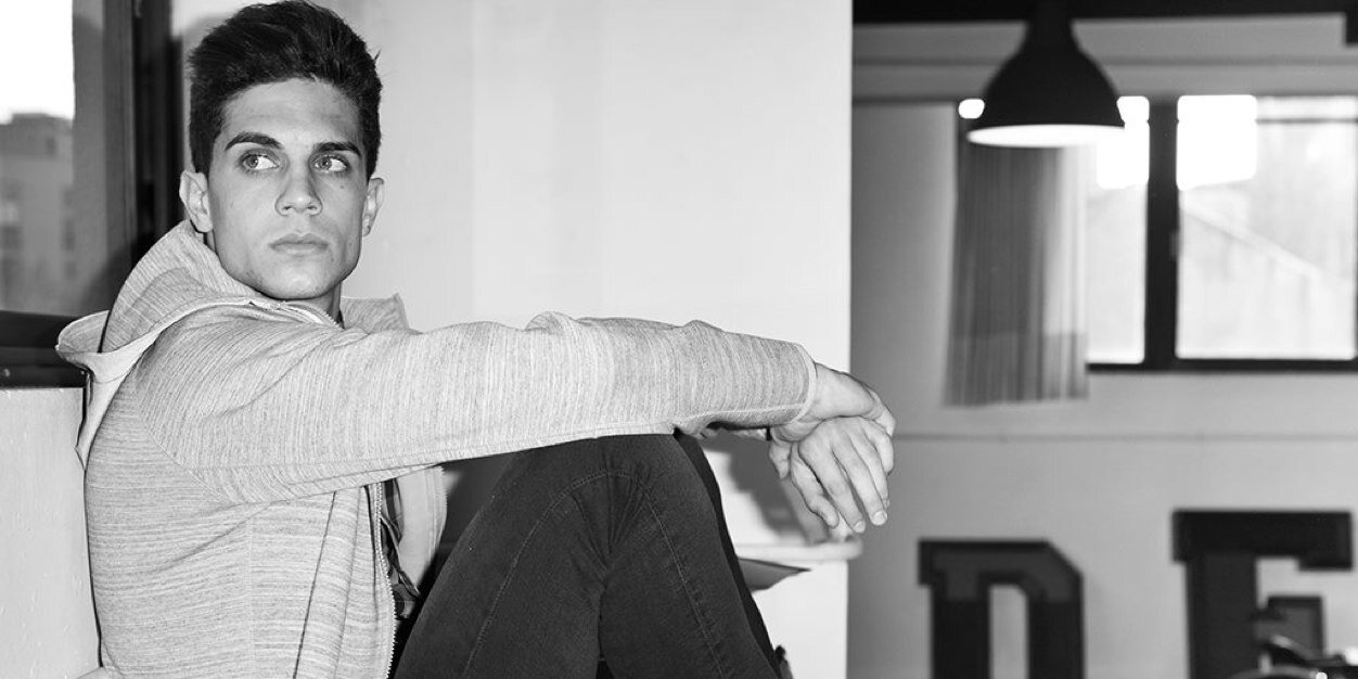 ari_vallejo's profile banner image