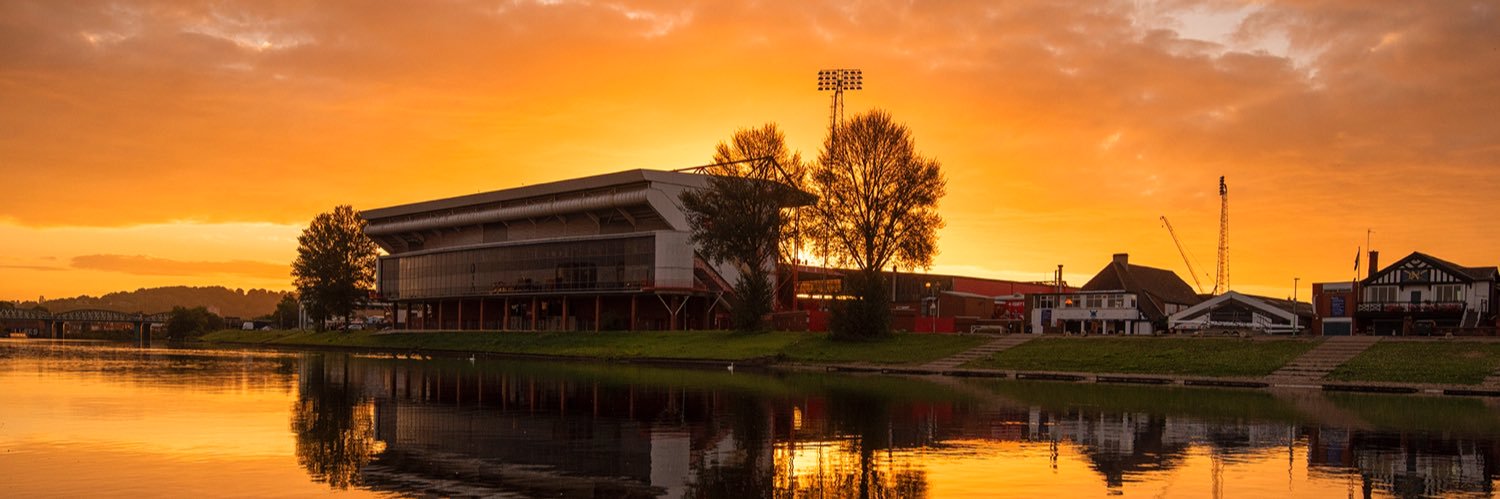 simon gill-Gilly banner