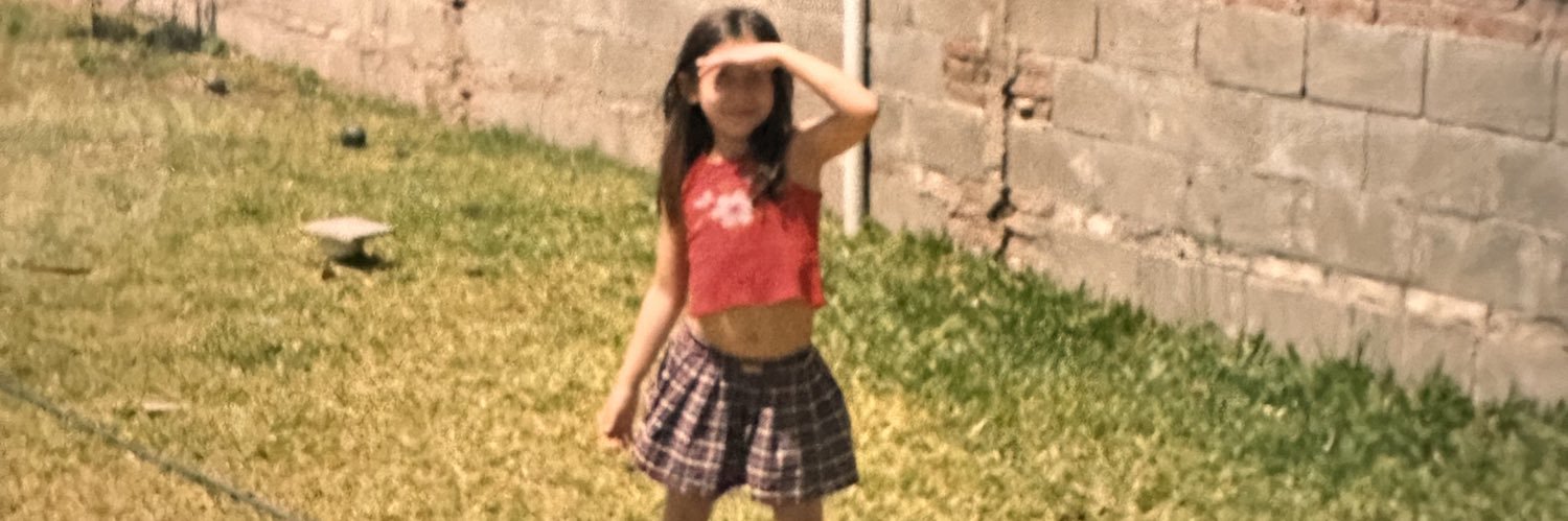 lorianaberruti's profile banner image